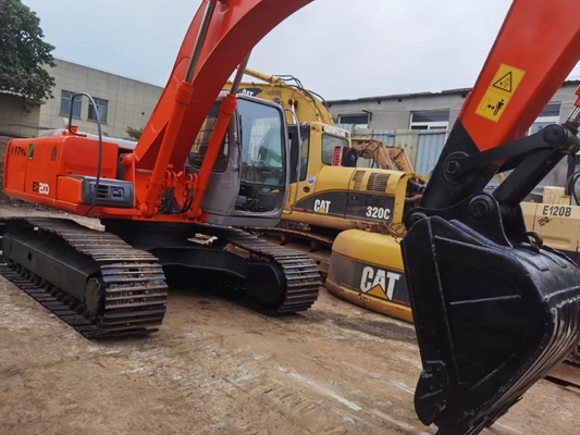 20t ใช้ Hitachi EX200-5 รถขุดตีนตะขาบไฮดรอลิกพร้อมถัง 0.8m3 18824.1kg