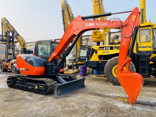 8 ตัน ของแท้ของญี่ปุ่น ใช้ Kubota KX183 เครื่องขุดคลาน ด้วยพลังงานเครื่อง 47.8 KW และความจุของถัง 0.31 m3