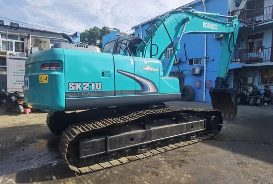 21 ตัน ของแท้ของญี่ปุ่นใช้ Kobelco SK210-8 เครื่องขุดคลื่น ด้วยพลังงานเครื่อง 114KW และความจุถัง 1 m3