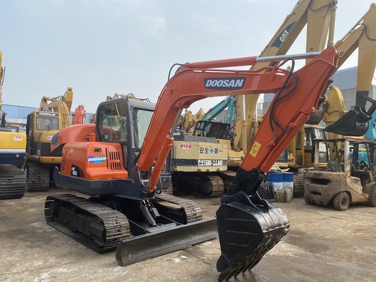 6 ตัน ของเดิมใช้ Doosan DX60 เครื่องขุด Crawler ด้วยพลังงานเครื่องยนต์ 39.7KW และ 0.21m3 ความจุถัง