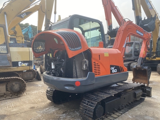 6 ตัน ของเดิมใช้ Doosan DX60 เครื่องขุด Crawler ด้วยพลังงานเครื่องยนต์ 39.7KW และ 0.21m3 ความจุถัง