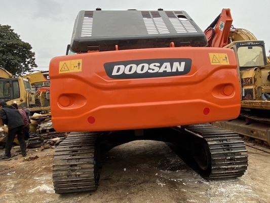22 ตัน ของเดิมใช้ Doosan DX225 เครื่องขุด Crawler กับ 157KW พลังงานเครื่องยนต์และ 1.05m3 ความจุถัง