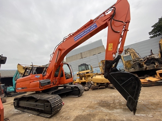 22 ตัน ของเดิมใช้ Doosan DX225 เครื่องขุด Crawler กับ 157KW พลังงานเครื่องยนต์และ 1.05m3 ความจุถัง