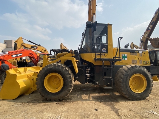 3-5 ตัน มือสอง Komatsu WA320-3 เครื่องบรรทุกล้อ เครื่องบรรทุกด้านหน้ามือสอง