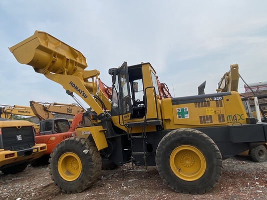 3-5 ตัน มือสอง Komatsu WA320-3 เครื่องบรรทุกล้อ เครื่องบรรทุกด้านหน้ามือสอง