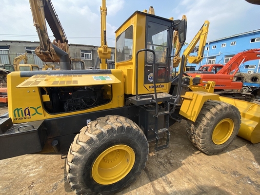 3-5 ตัน มือสอง Komatsu WA320-3 เครื่องบรรทุกล้อ เครื่องบรรทุกด้านหน้ามือสอง