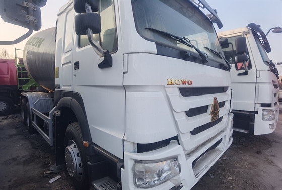 มือสอง SINOTRUK HOWO รถบรรทุกผสมคอนกรีต 6x4 380HP รถบรรทุกผสมคอนกรีตมือสอง