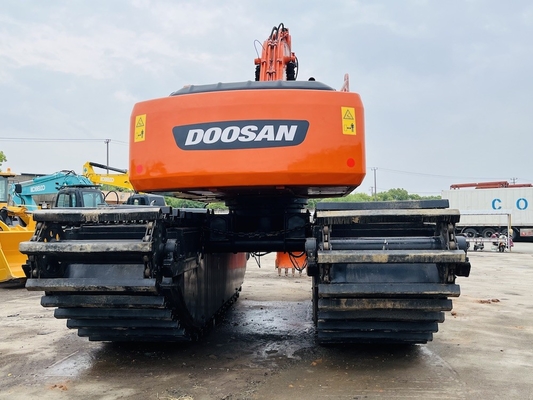 Doosan ใช้เครื่องขุดแอมฟิเบียส DH220LC-9E ด้วยเครื่องทําความสะอาดแม่น้ําขนาด 1 m3 เครื่องขุดมือสอง